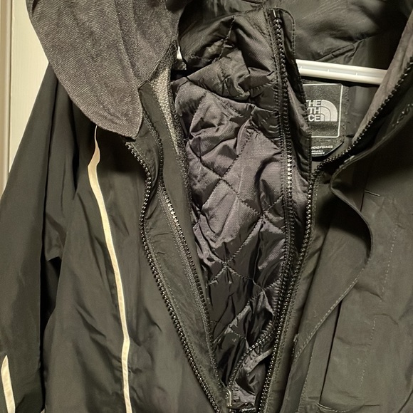 The north Face Dual layer winter jacket size medium - Picture 5 of 5